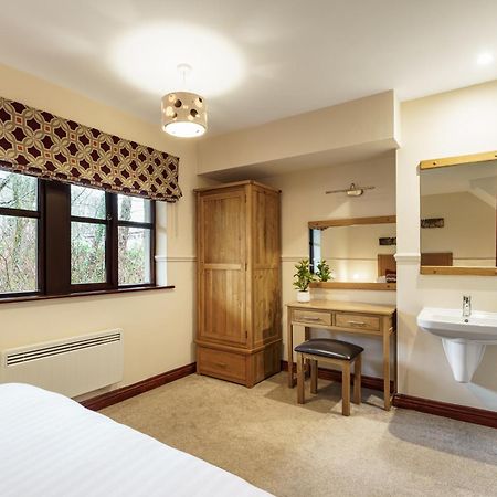 2 Bedroom Lake District Cottage At Windermere Marina Village ボウネス＝オン＝ウィンダミア エクステリア 写真