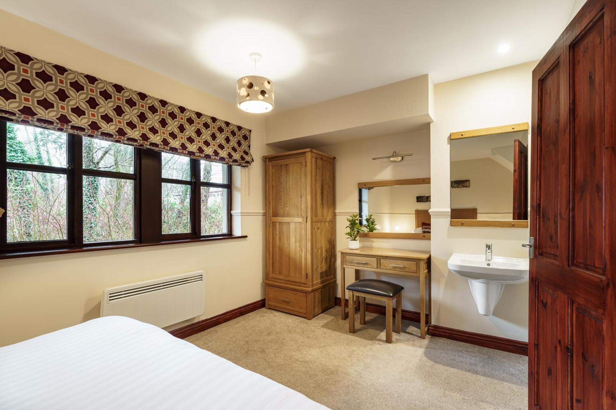 2 Bedroom Lake District Cottage At Windermere Marina Village ボウネス＝オン＝ウィンダミア エクステリア 写真