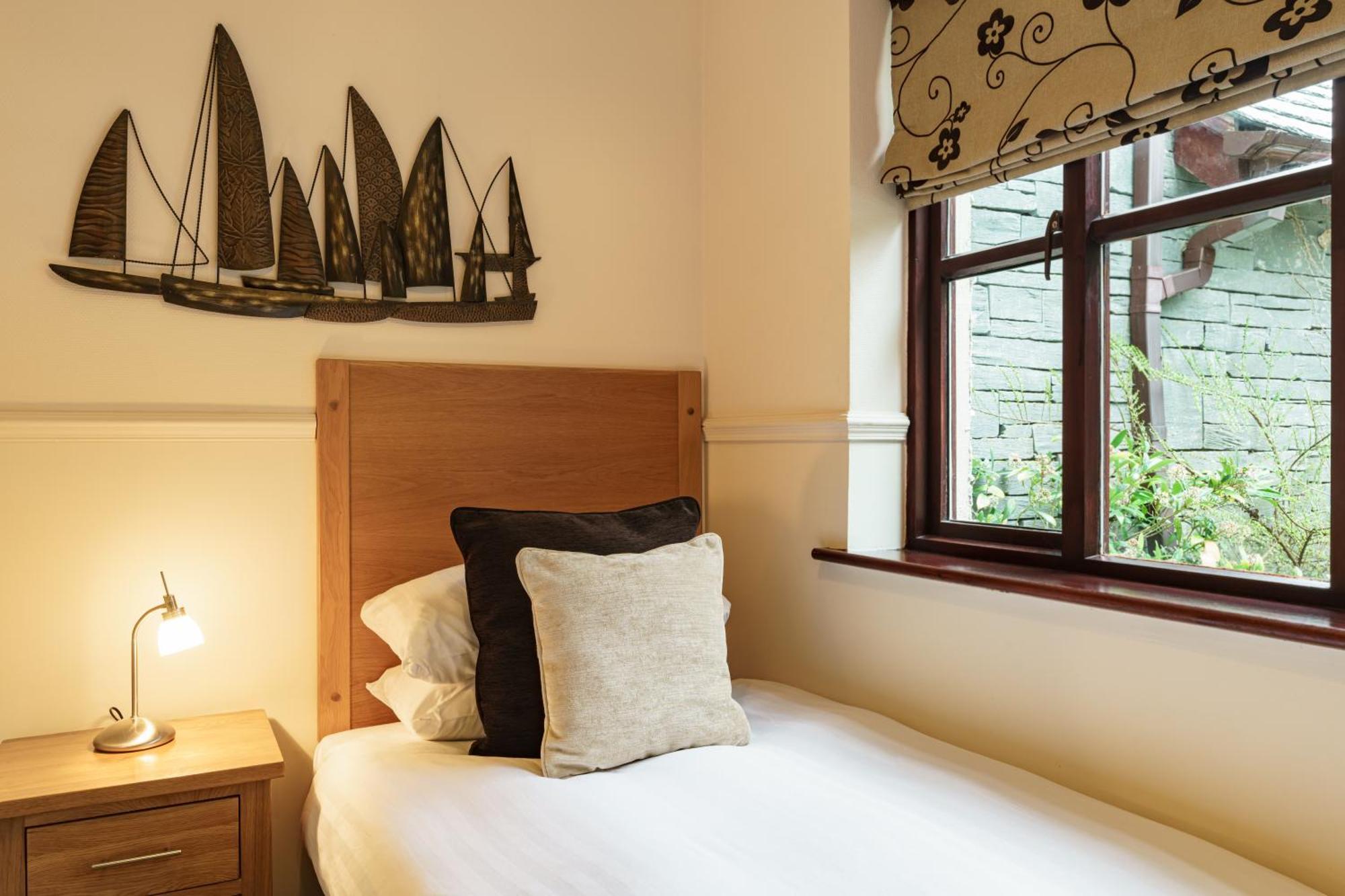 2 Bedroom Lake District Cottage At Windermere Marina Village ボウネス＝オン＝ウィンダミア エクステリア 写真